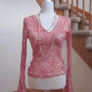 Moda International lace top!